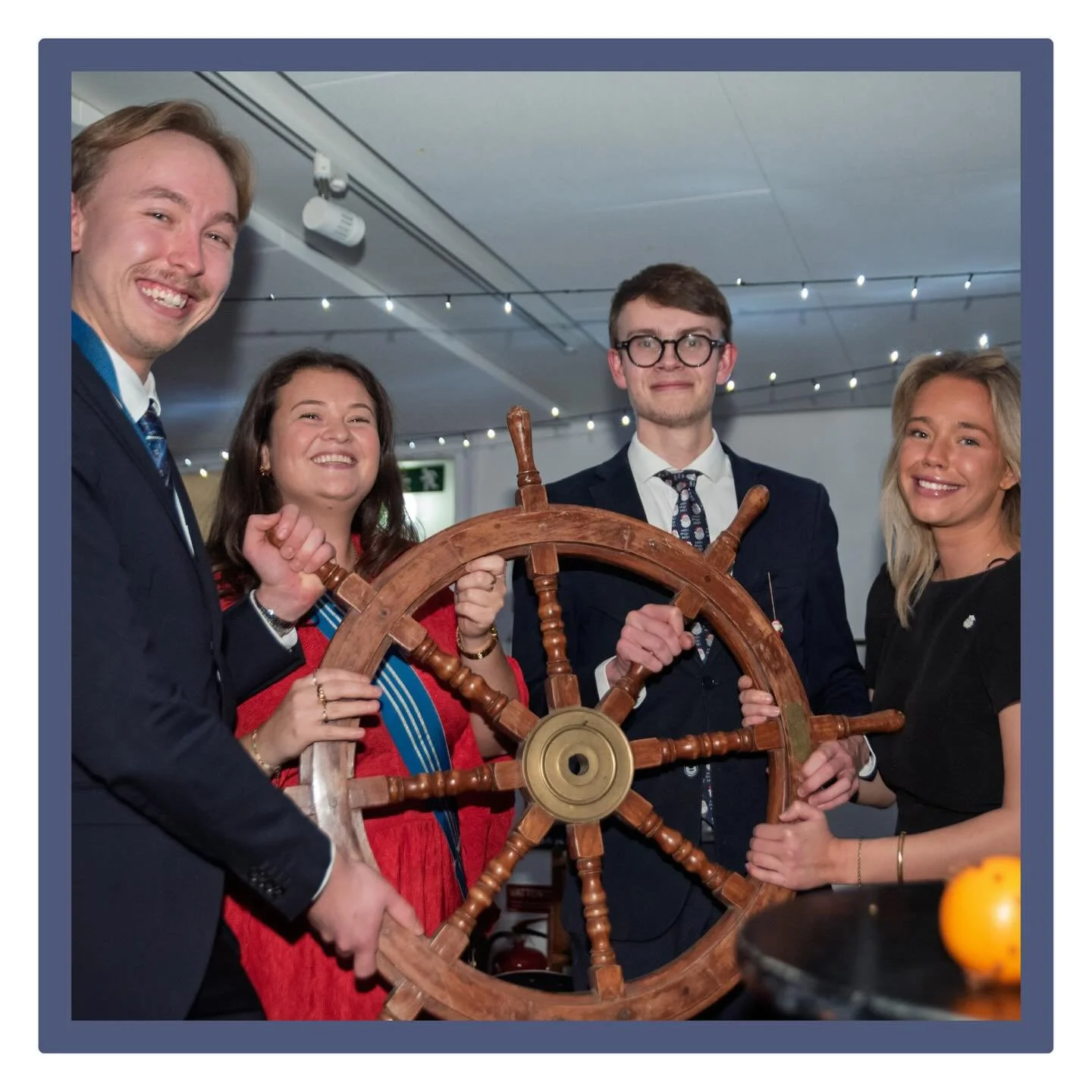 B&auml;sta medlemmar p&aring; G&ouml;teborgs Nation och s&aring;klart studenter i Lund, 
Vi p&aring; G&ouml;teborgs Nation vill &ouml;nska er alla en fantastisk v&auml;lf&ouml;rtj&auml;nt ledighet! 💙

Tack till Q Isac Belfrage och PQS Elvira Persson