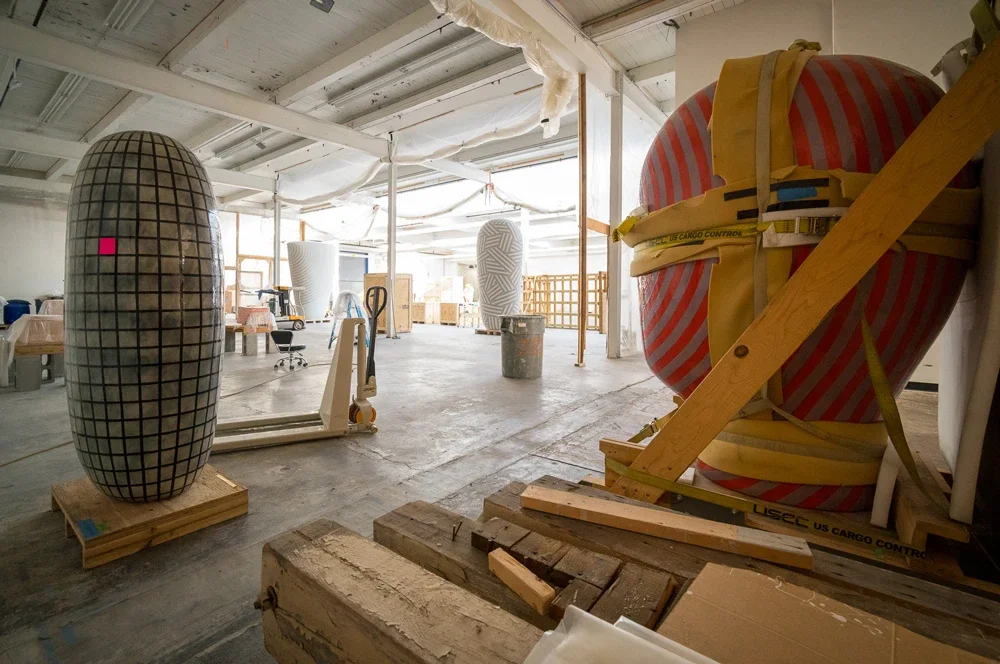 lawrence-anderson-jun-kaneko-large-sculpture-warehouse.webp