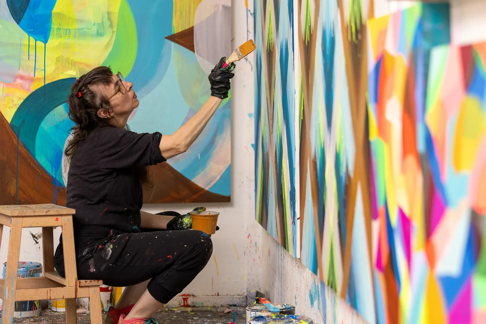 lawrence-anderson-maya-hayuk-paints-mural.webp
