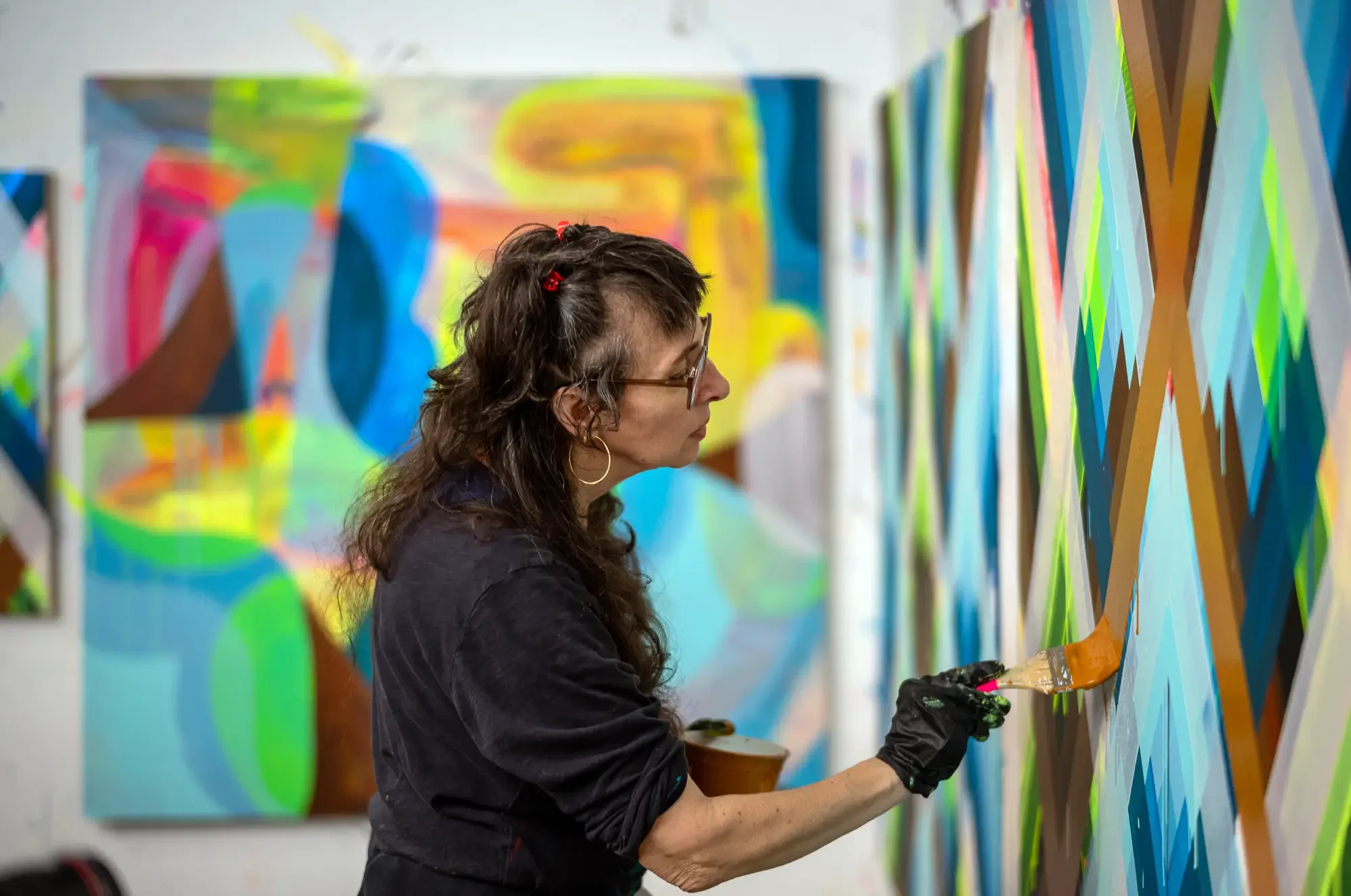 lawrence-anderson-maya-hayuk-paints03.webp