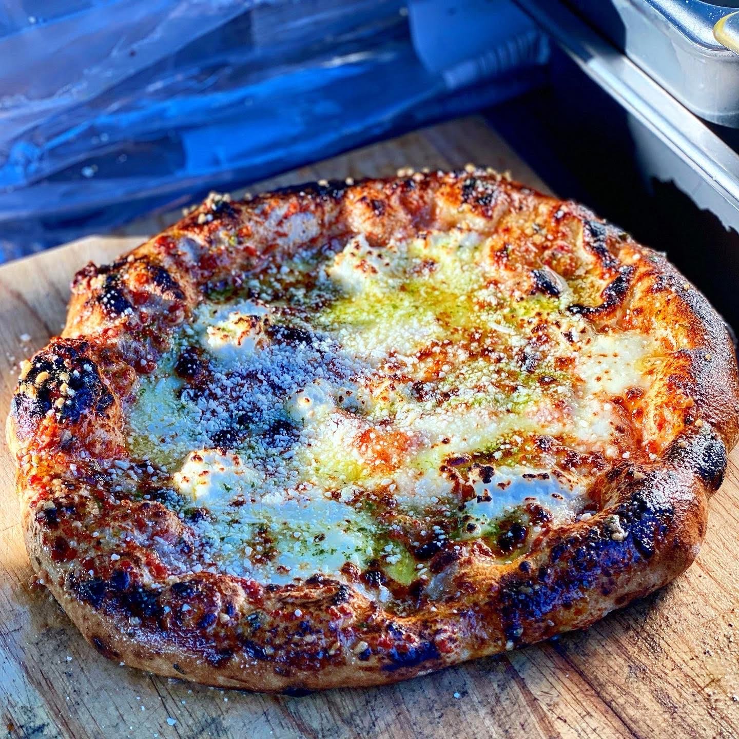 cheese pizza 2.jpg