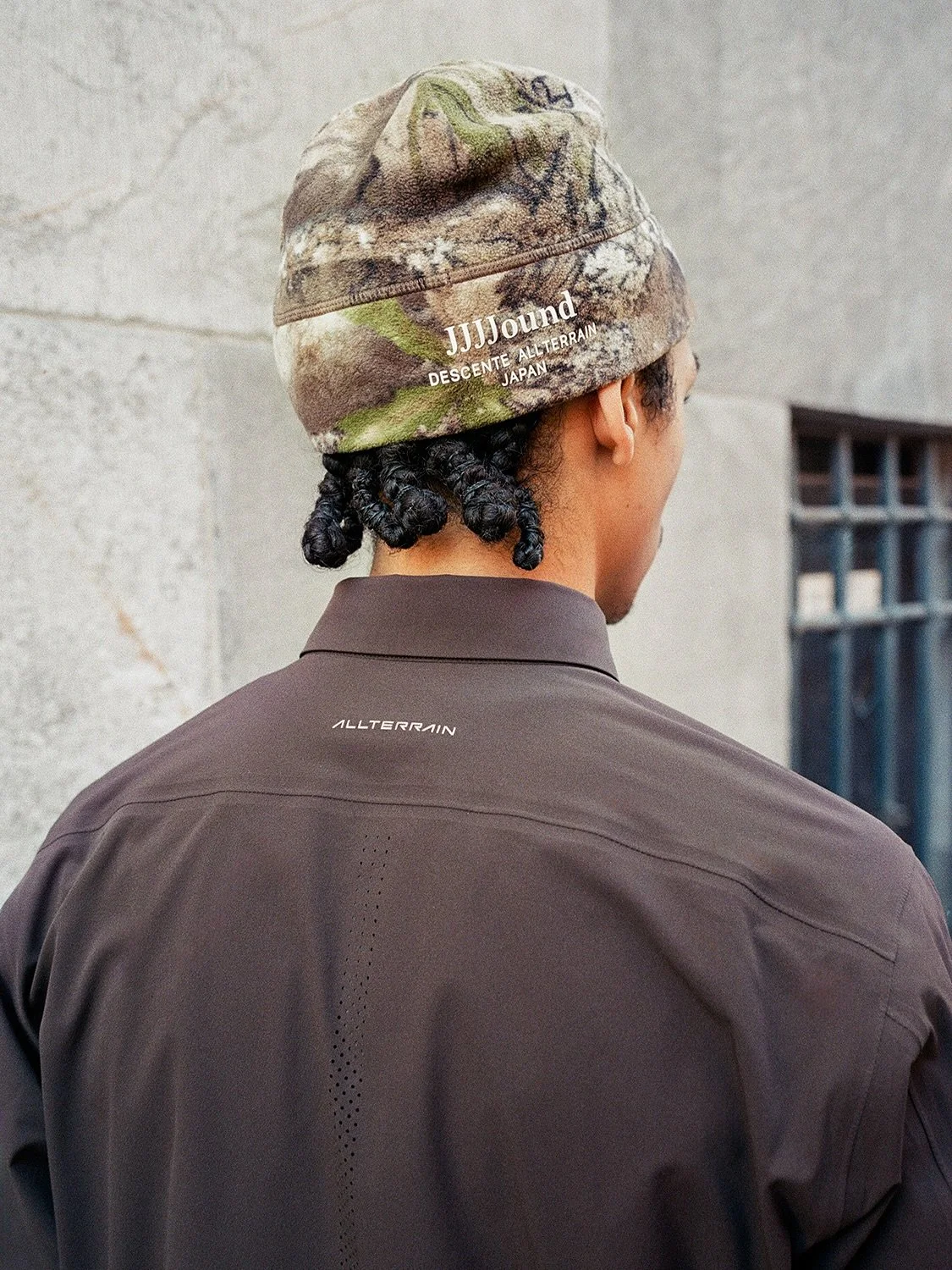 @jjjjound x @descente_allterrain - FW 25.

JJJJound&rsquo;s latest collaboration with Descente draws inspiration from construction gear and everyday utility wear to produce a complete range of easy-to-wear layers. Available now via @jjjjound. 

#drea