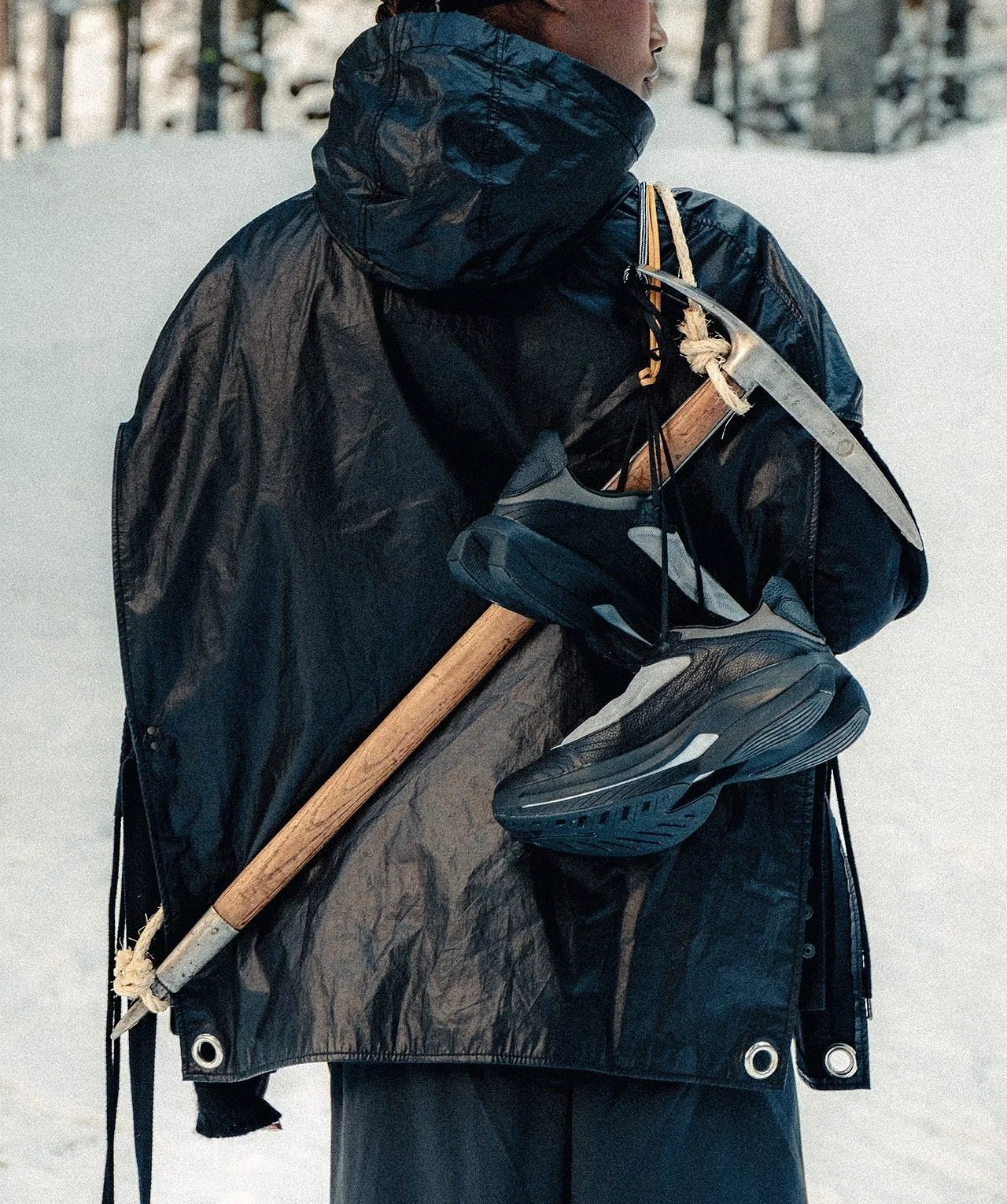 @salomonsportstyle - ADVANCED; Beyond Surfaces.
&mdash;
Built around the &ldquo;Beyond Surfaces&rdquo; narrative, the collection draws from the Arve River, symbolising movement, memory, and transformation. The palette stays grounded in dusk grey and 