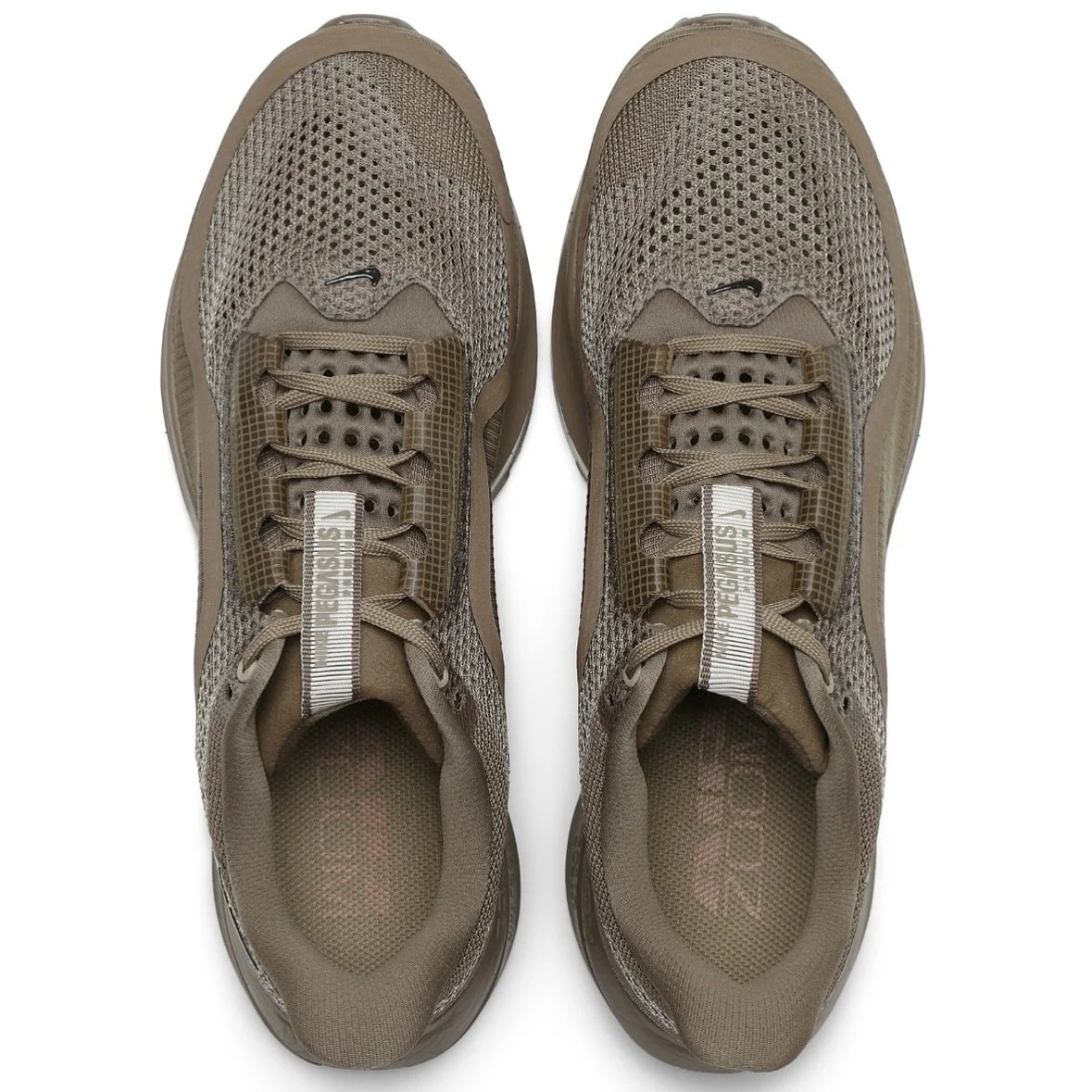 @nike - Pegasus Premium - Caldera Brown.
&mdash;
#dreadedpath #nike #nikerunning