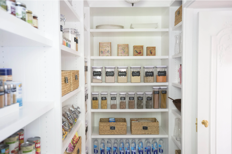 Kitchen Organization 101 (plus some decorating tips)