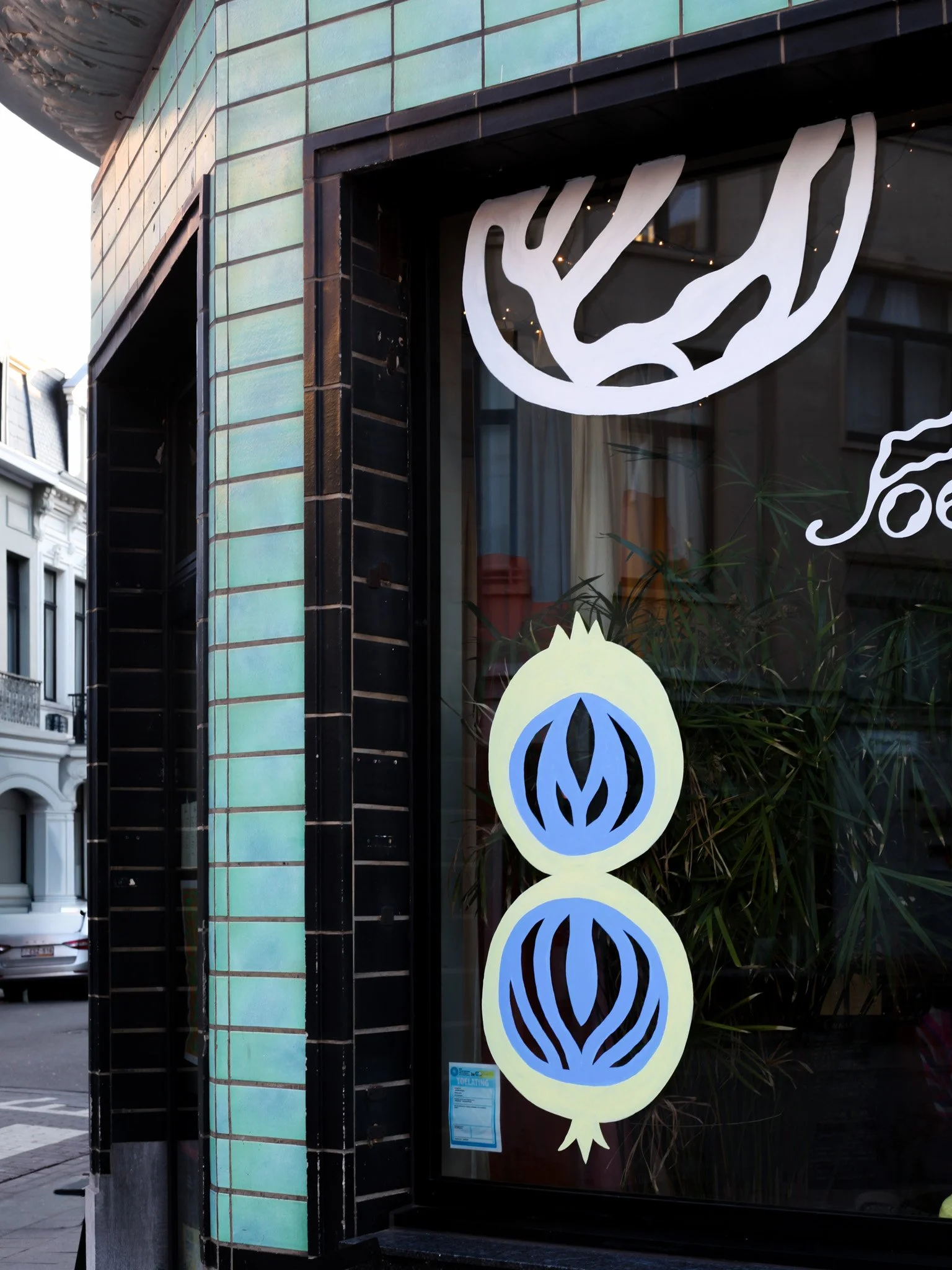 Foelie_window_painting_in_color