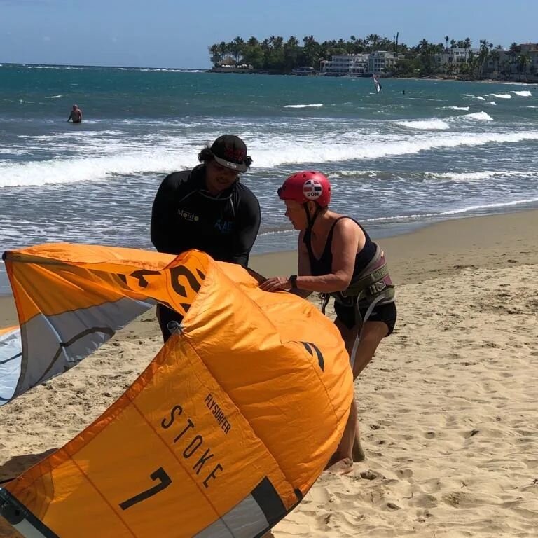 Come and enjoy our free trial kite lessons.⛱️🏄
.
.
.
.
.
.
.
.
.
.
.
.
.
.
#cabaretebeach#enjoying#rd