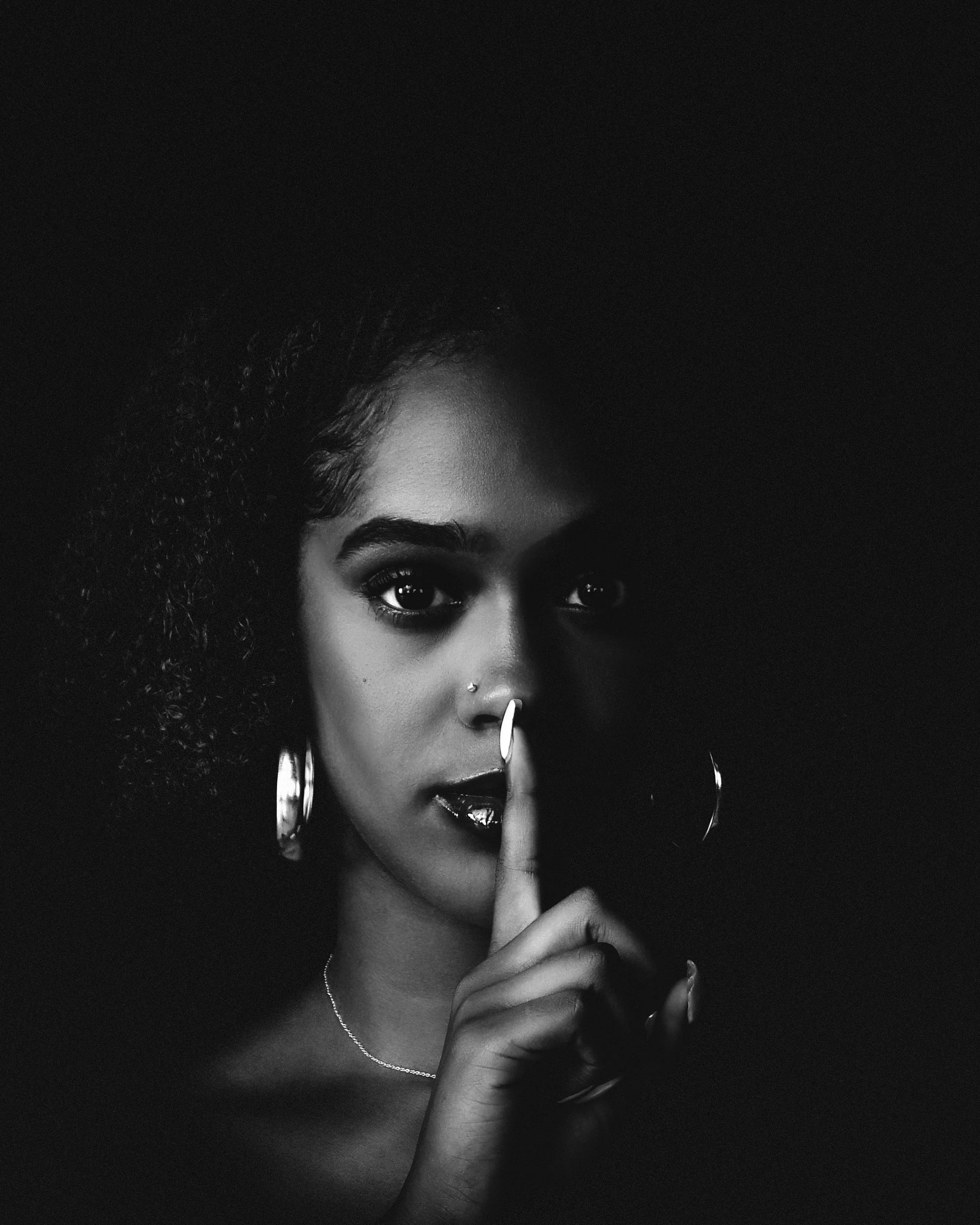 RachelB&W (3 of 11).jpg