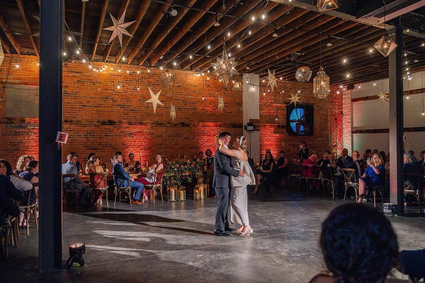 This wedding deserves another spot on our feed! It's hard not to be obsessed with something so beautiful! 

📸: Afterglow Creative
Venue: The Neon House
Event Design/ Planning: The Happy Hour Hostess
Catering: Chef by Design Catering Co.
Rentals: @cu