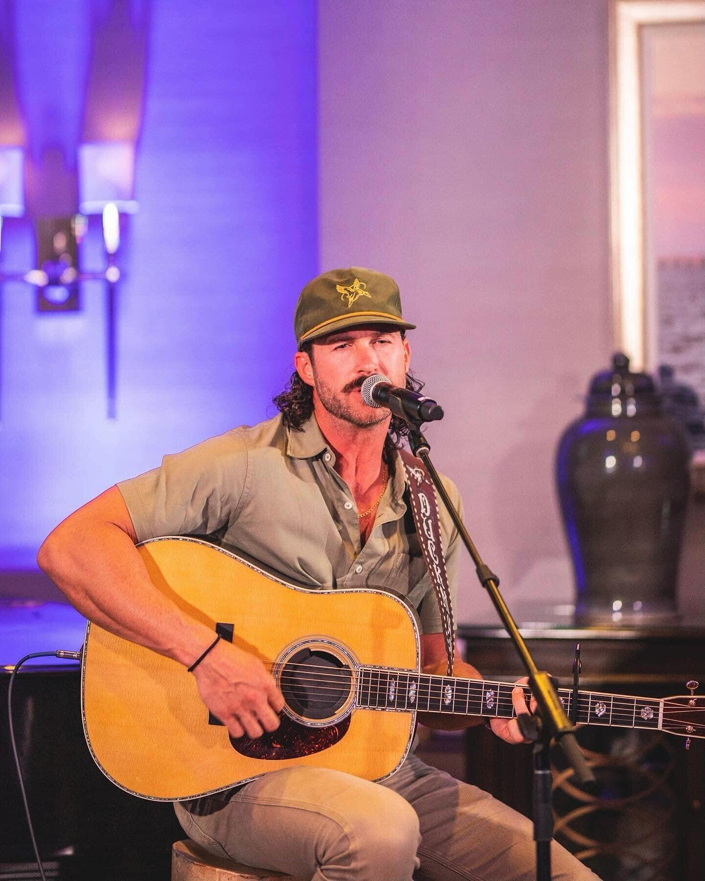 The one time @rileyduckman performed at our event 😍 What a surprise he was to everyone especially the couple - a true pinch me moment!!! 

By the way, our team loves to travel to new places to provide lighting &amp; decor! ✨ Contact us today for you