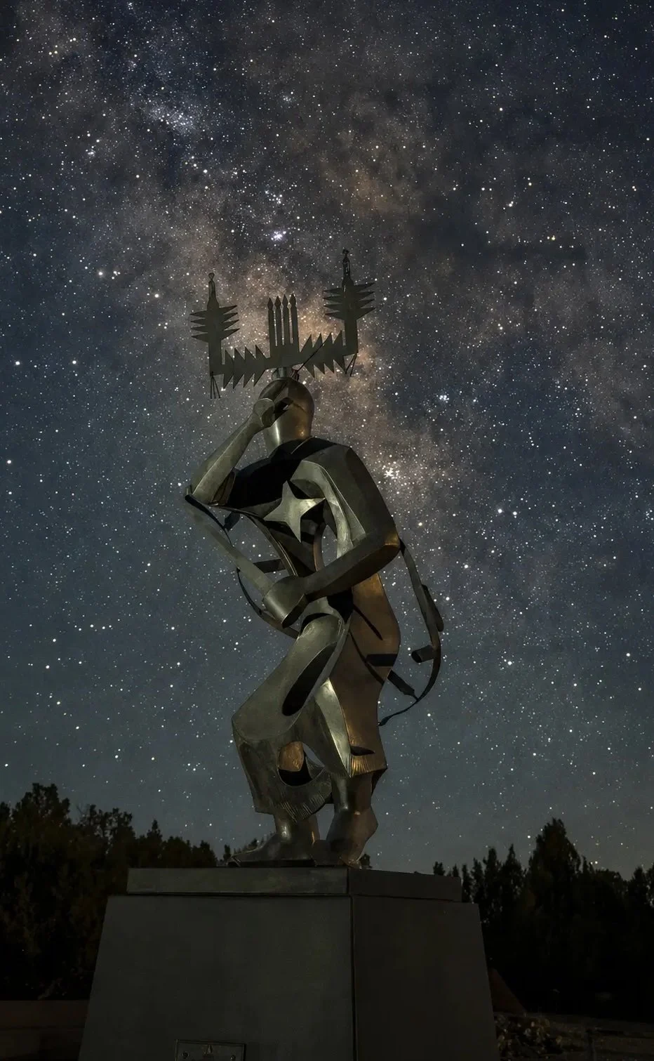 Allan Houser: An Extraordinary Native American Sculptor