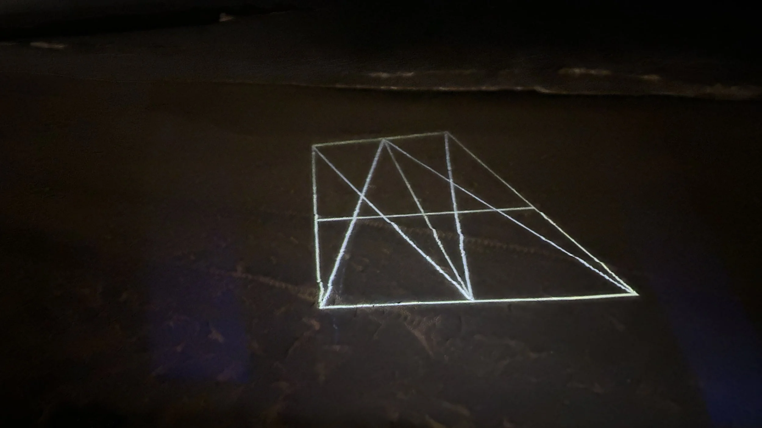 Diagrammatic vive — Time-based projection — ocean, sand.