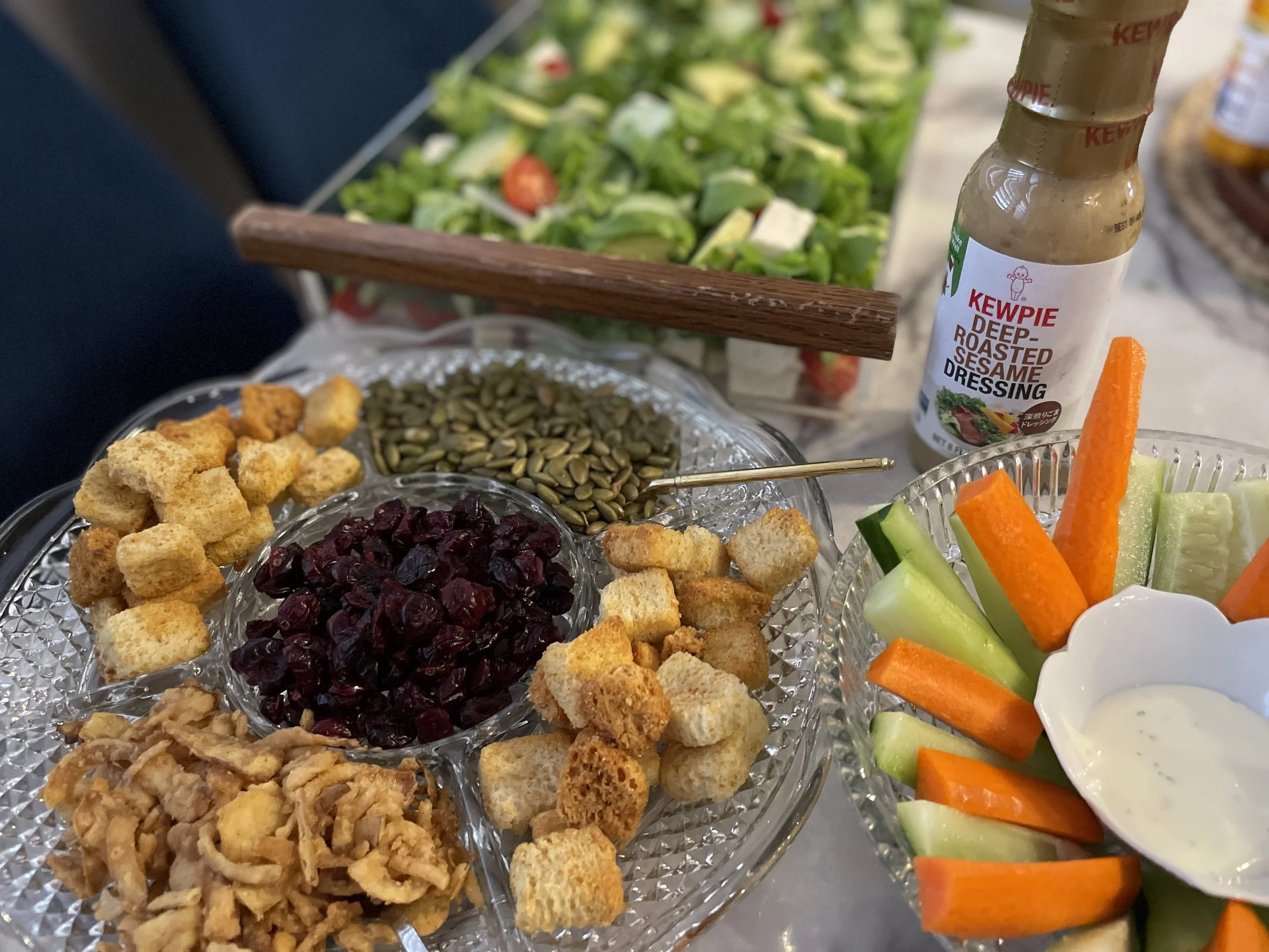 Make It Simple with a Salad Bar