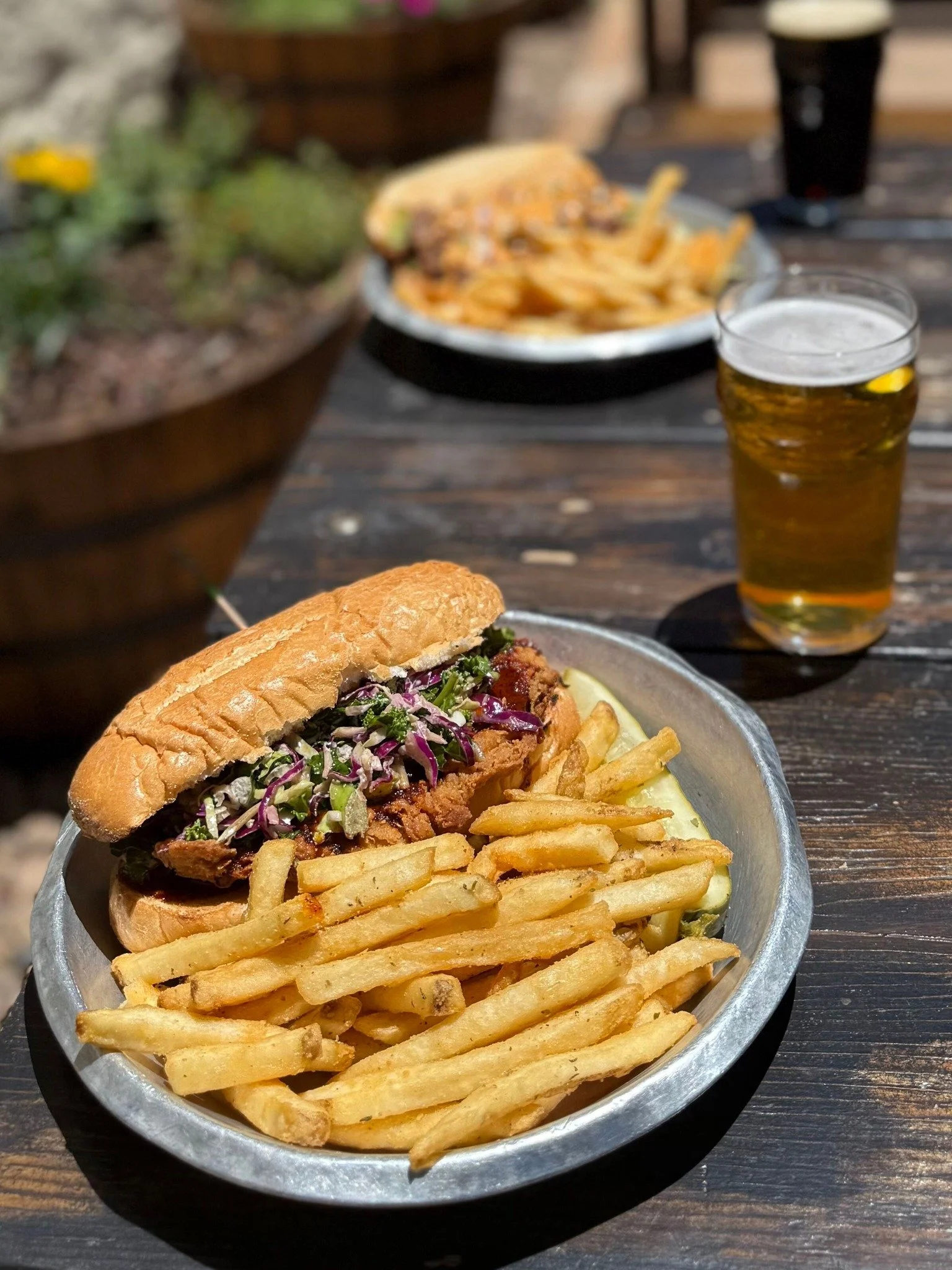 Patio season is calling ☀️🍻
Come soak up all the good vibes on our outdoor patio at our Historic Barrel House Williams location&mdash;cold drinks, fresh air, and the perfect place to kick back.
--
📍141 W Railroad Ave. Williams
--
#HistoricBrewing #
