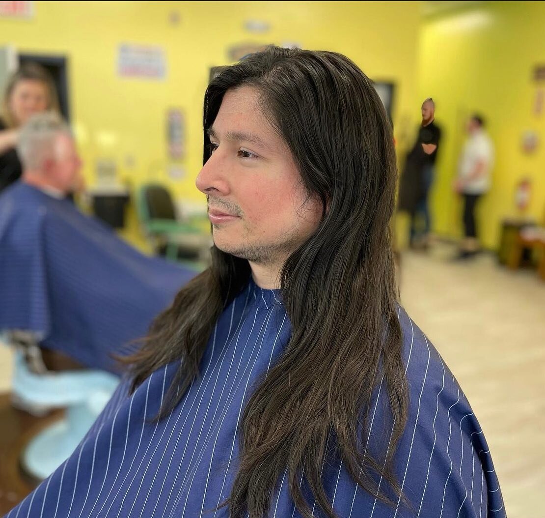 Check out this haircut transformation from @barberbritn 👏 adapting the &ldquo;Steve Harrington&rdquo; look for his hair type 🤙🏻💈
&mdash;&mdash;&mdash;
Make an appointment today to reveal the new you!