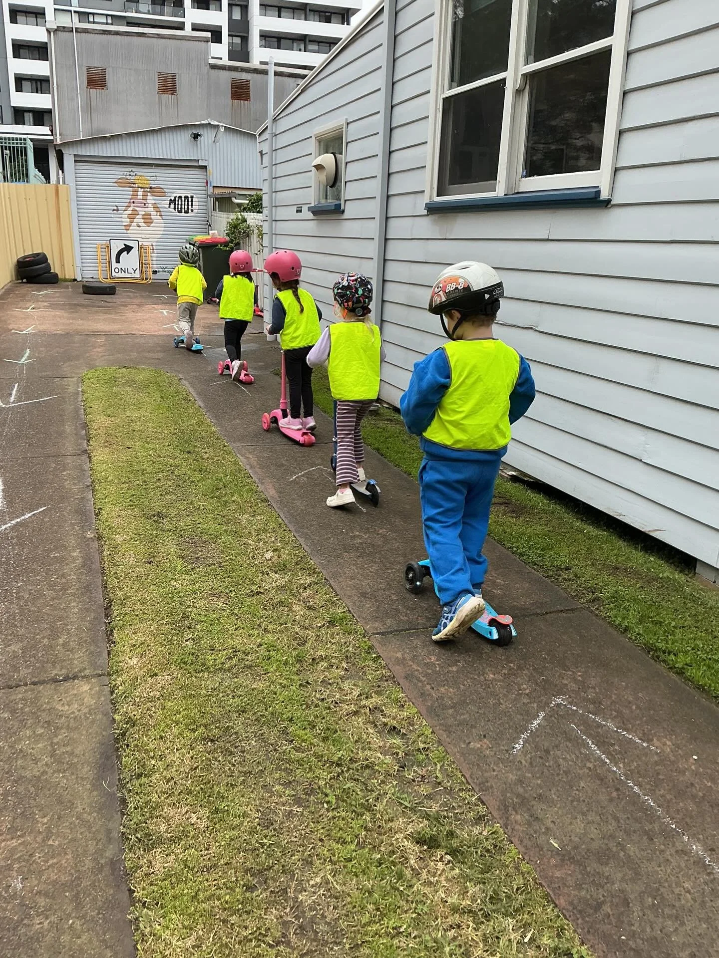 Last week at Wollongong Cottage Kindergarten we celebrated Road Safety Week! 🚦🛴

The children were invited to bring along their scooters and helmets, and we transformed our driveway into a fun riding track. Together we practiced important road safe