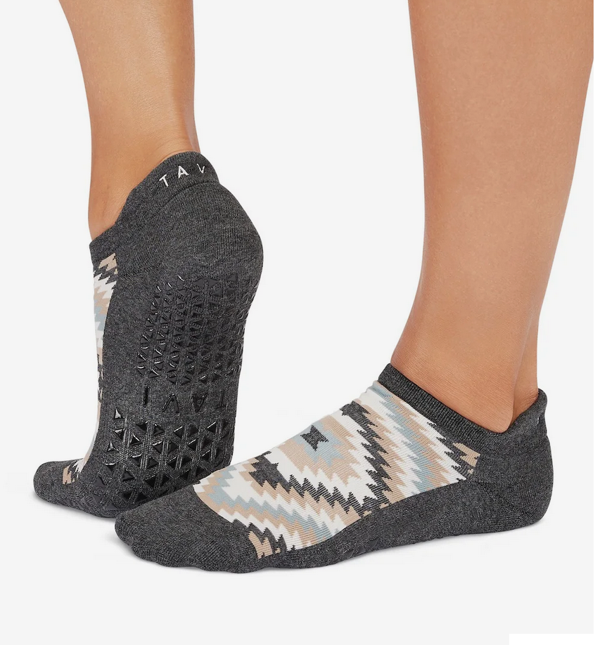 Screenshot 2026-02-16 at 16-41-28 Savvy Grip Socks - Black Wave Stripe – Tavi Active.png