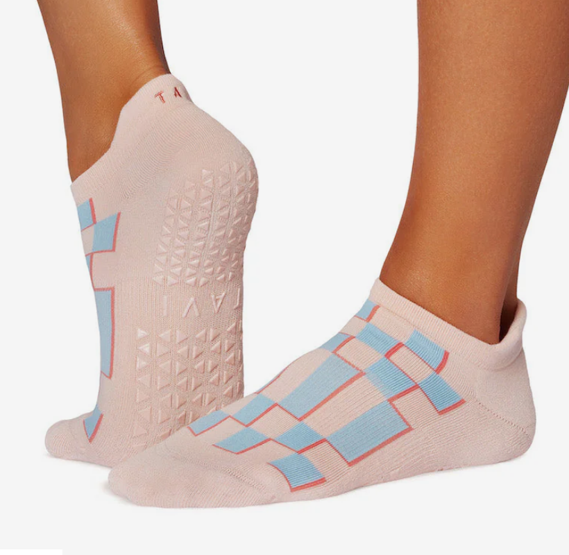 Screenshot 2026-02-16 at 16-50-36 Savvy Grip Socks - Black Wave Stripe – Tavi Active.png