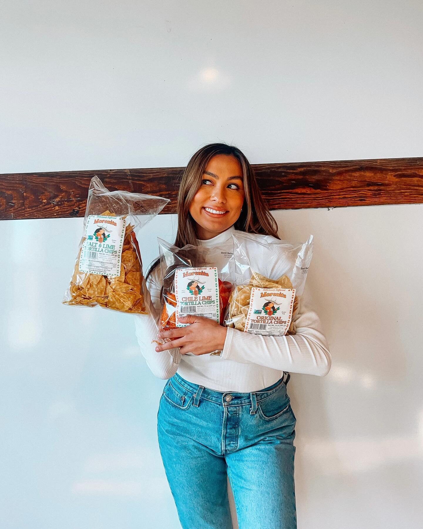 Weekends are for ALL of the chips 🌽⁣
.⁣
.⁣
.⁣
#MorenitaFoods #happyfriday #fridayfeeling #snacks #hungry #friyay #chipsandsalsa #tortillachips #foodies #bayarea #tgif