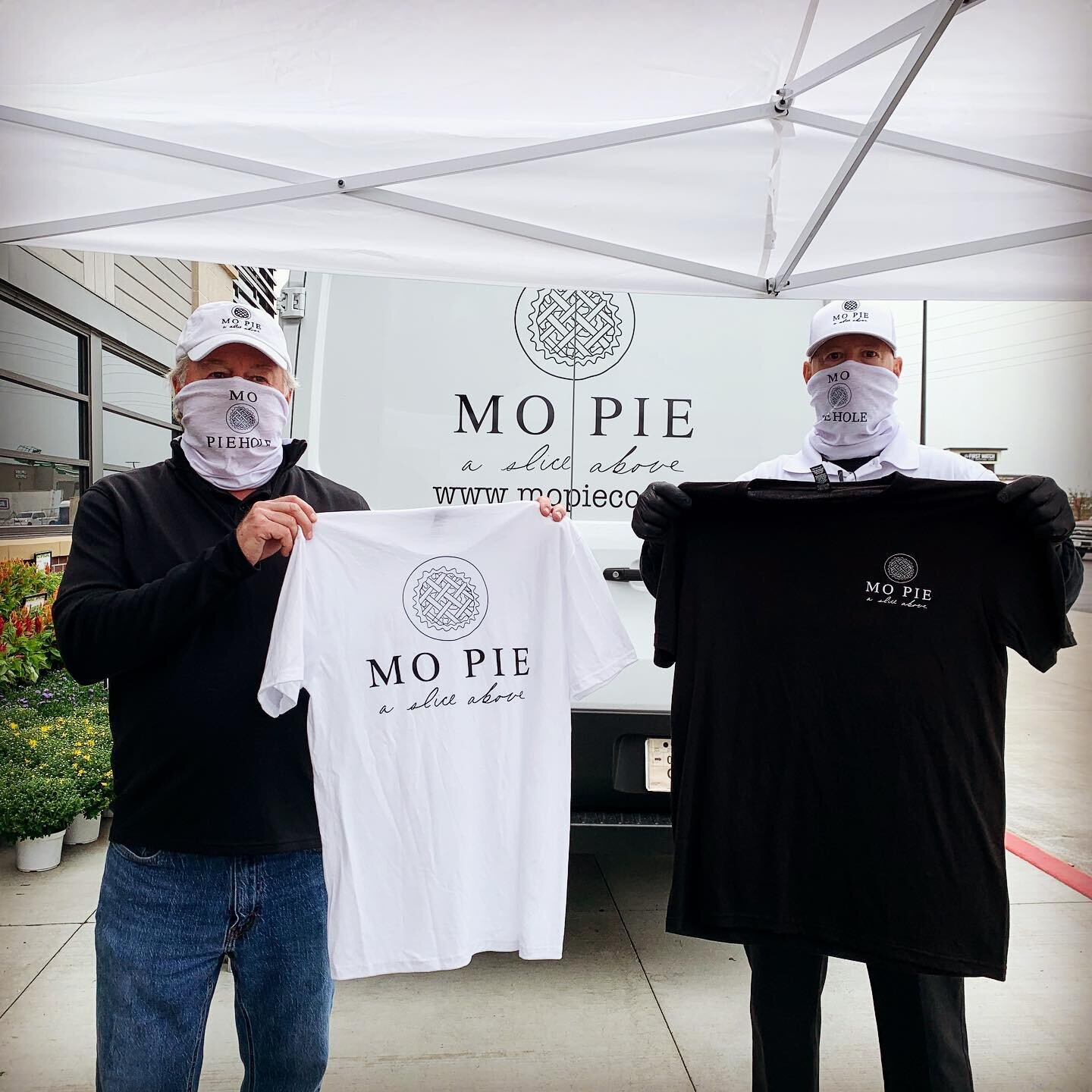 We had a blast handing out samples at the Lee&rsquo;s Summit @mckeeversmarket today!

Do you want to taste some of our delicious pies yourself? Enter our giveaway to win a MO Pie T-shirt and four-pack of mini pies!

To enter:
1. Follow @mo_pie_co on 