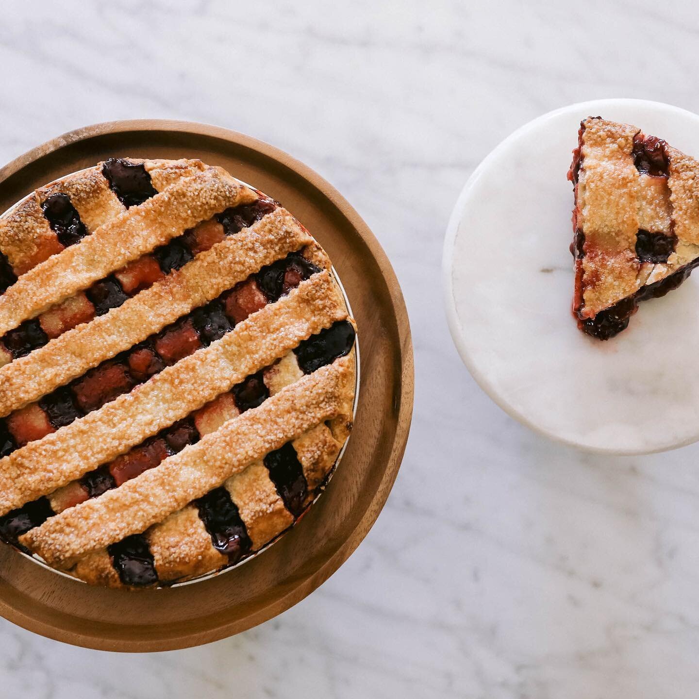 Pick up a cherry pie from @mckeeversmarket in Lenexa or Lee&rsquo;s Summit in honor of @chiefs GAME DAY!

Made with delicious tart and dark sweet cherries 🍒

Add this pie to your game day tailgate!

#pie #localpie #MoPie #MoPieCo #asliceabove #giveM