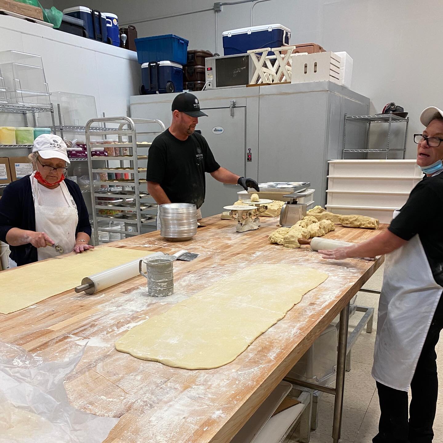 On Tuesday, we mixed 1,400 pounds of our rich flaky dough. Our bakers then worked to create handcrafted lattice tips for our homemade pies. We dare you to find a flakier crust than Mo Pie!!

#pie #localpie #MoPie #MoPieCo #asliceabove #giveMolove #gi