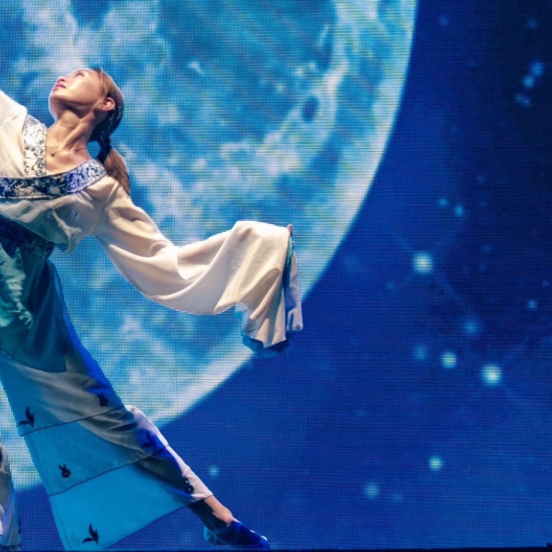 Happy Mid Autumn Festival from all of us here at BPM Dance Productions! 🌝

Here's a beautiful shot from the show we produced for the AFC Annual Awards 2019.

#hongkongevents #entertainment #hongkongentertainment #choreography #casting #evententertai