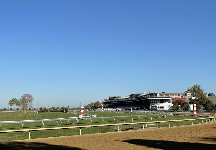 キーンランド競馬場 — (同) まるがいレーシング