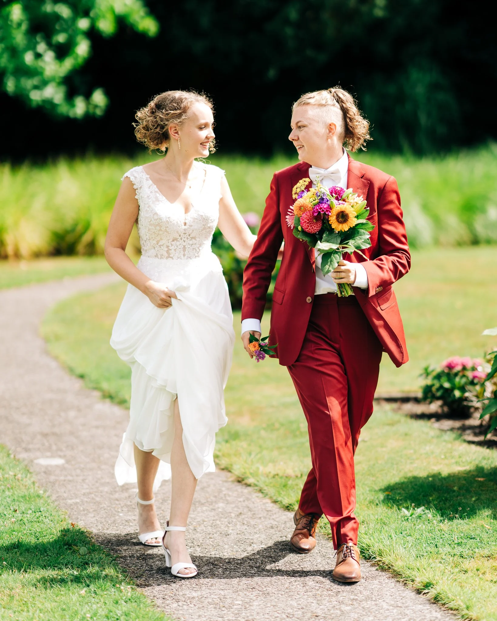 A walk in the park.  De prachtige tuin en hotelkamer van Hotel-Restaurant-Feestzaal Lodewijk Van Male.  Alles in huis om samen met je fotograaf onvergetelijke herinneringen te maken!