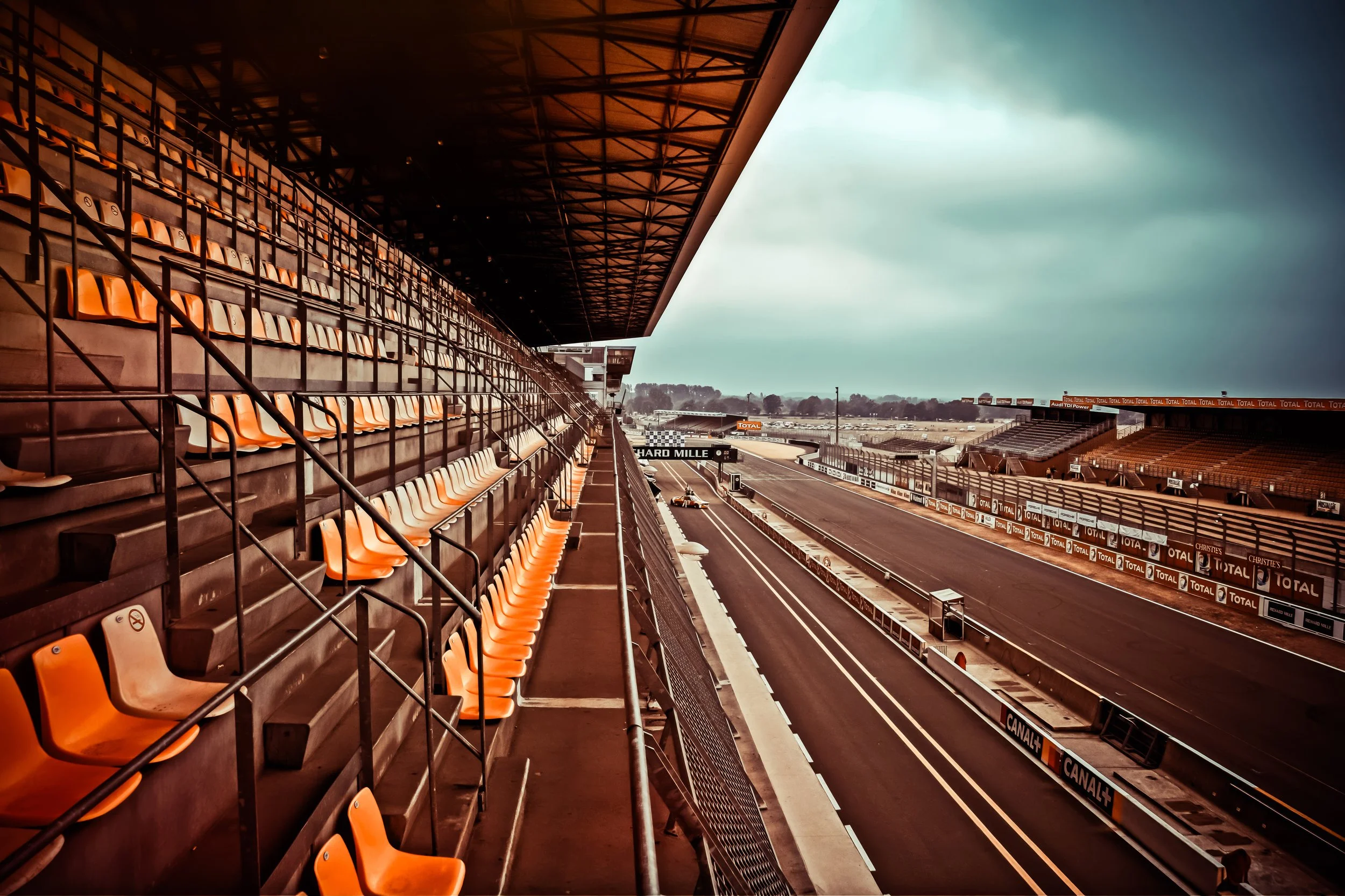 Circuit des 24 Heures du Mans - Le Mans Classic by Dirk Behlau.jpg