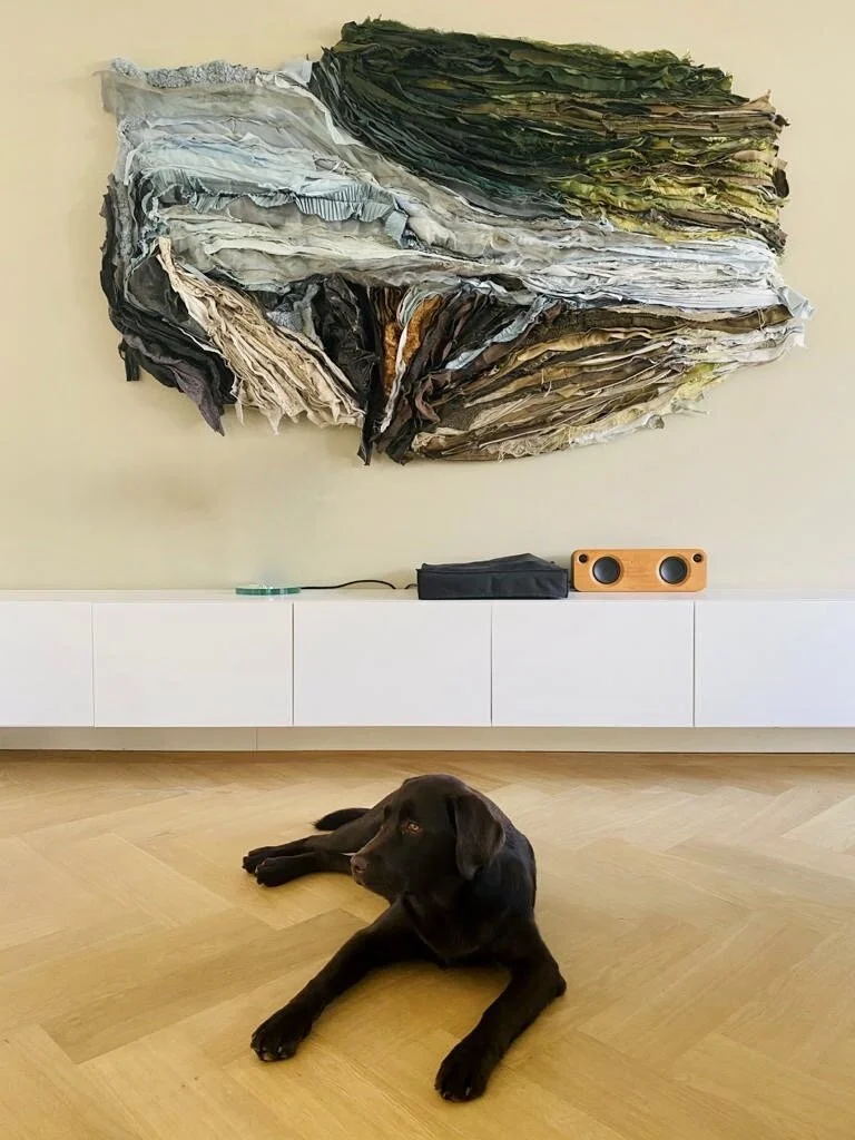 Land & Water hond.jpeg