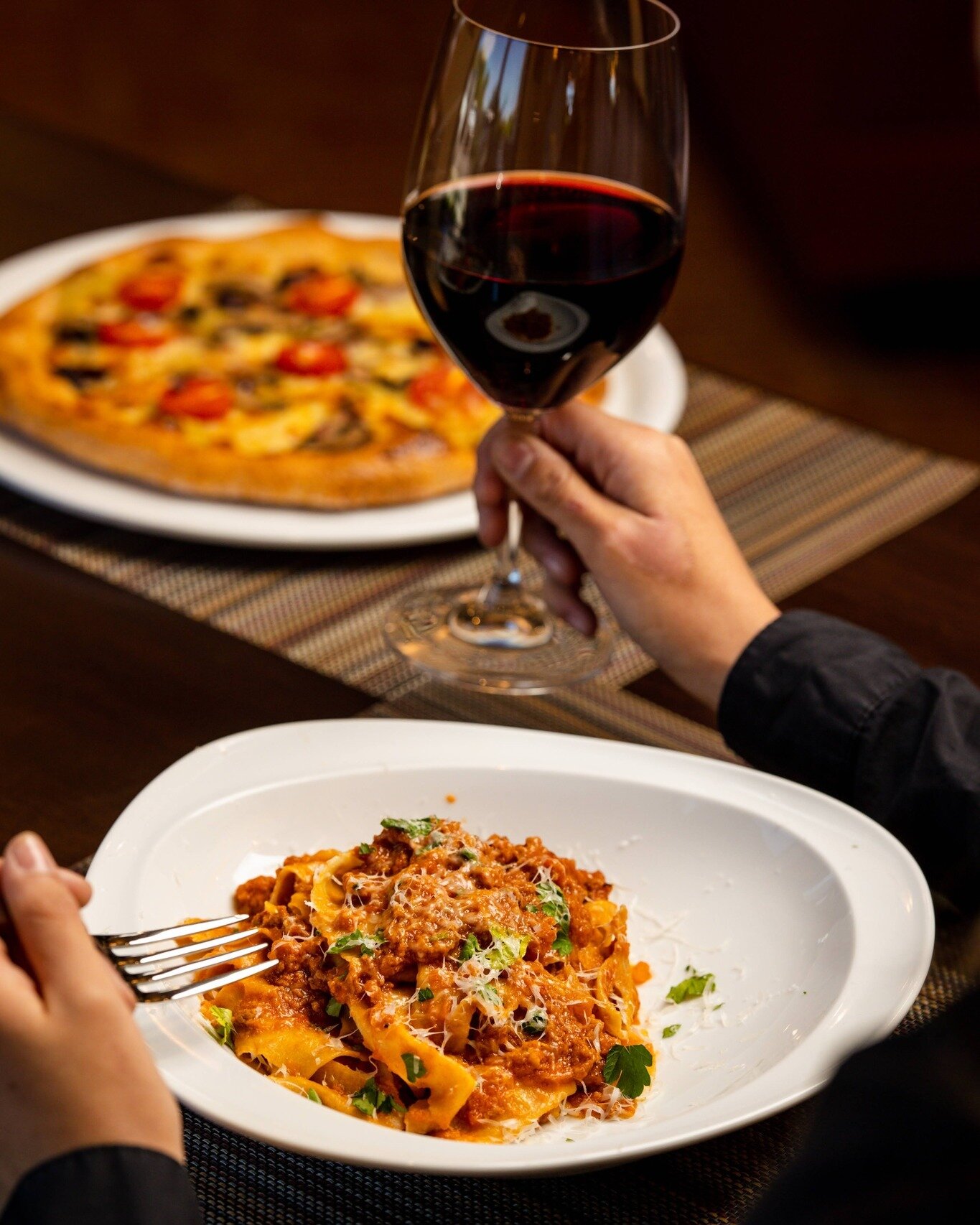 It's the perfect weekend to enjoy some delicious Italian cuisine! Put down your spatulas and tongs this weekend and let us do the cooking for you. 

Reserve your family a table at www.amedeos.com/reserve-your-table

 #757food #advertisement #ad #brid