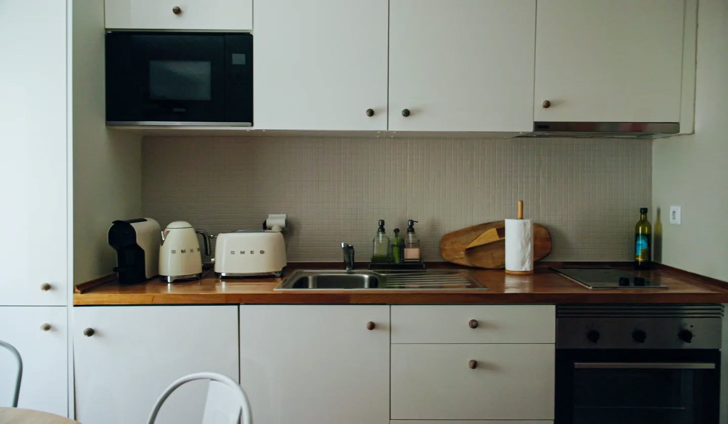 The best things come in smaller sizes.
The kitchen at CASA AUGUSTA has everything you need for an amazing stay, where you just need to bring the ingredients.

#thenaturalodgingandretreats #casaaugusta #castelobranco