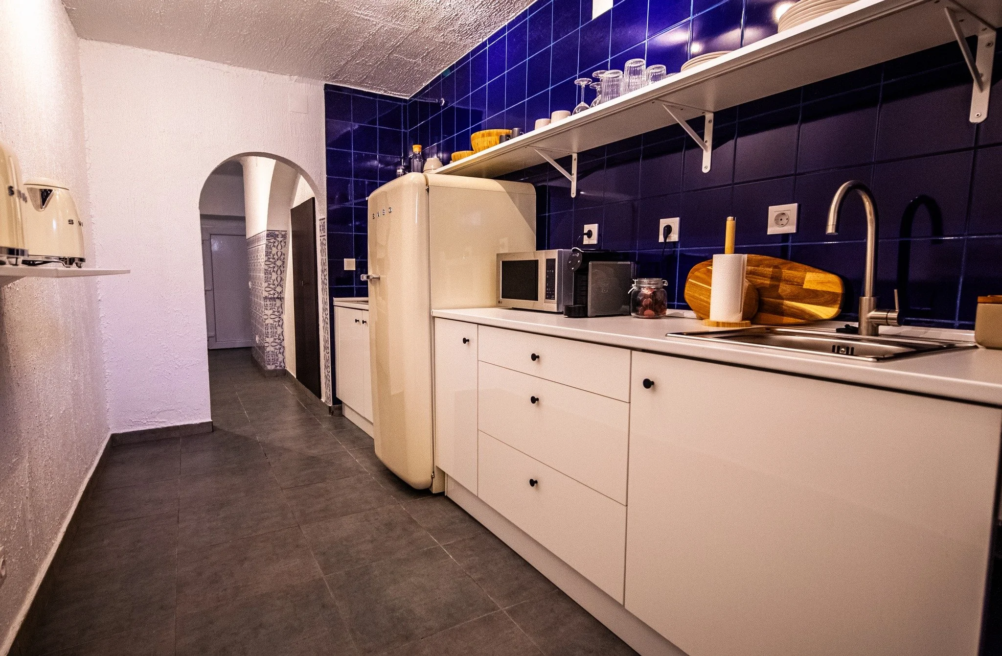 At CASA ALBA no details were left to chance. Top of the notch appliances, all the tools to cook amazing meals with locally sourced products from the amazing farmers markets in the area make this experience as homely as possible.

#thenatural #thenatu