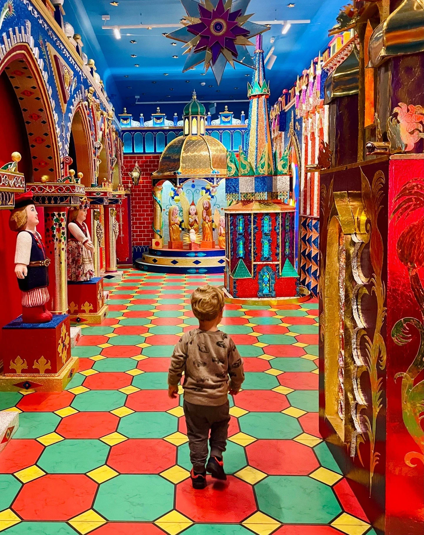 🏛️👩&zwj;👧&zwj;👦 Tips p&aring; ett riktigt kul och samtidigt l&auml;rorikt utflyktsm&aring;l med ditt barn i hj&auml;rtat av Krakow! F&ouml;rresten, det &auml;r absolut v&auml;rt ett bes&ouml;k &auml;ven om du inte har barn!

Precis vid torget v&a