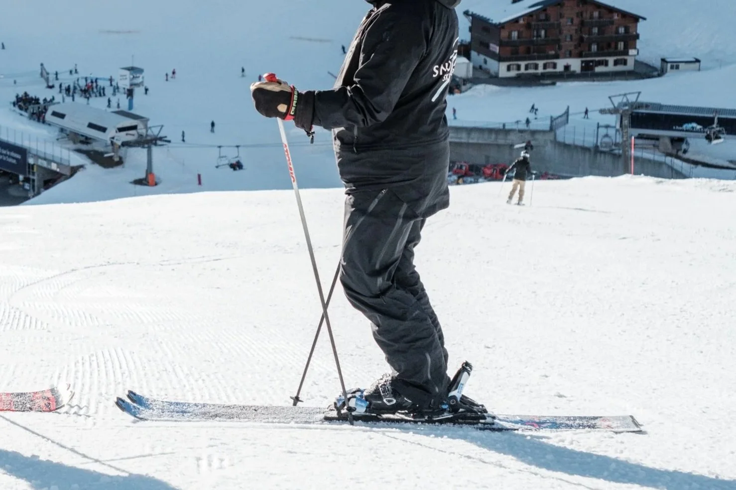 How Long Should Ski Poles Be? A Quick Guide for Beginners