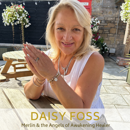 Daisy foss (Logo).png
