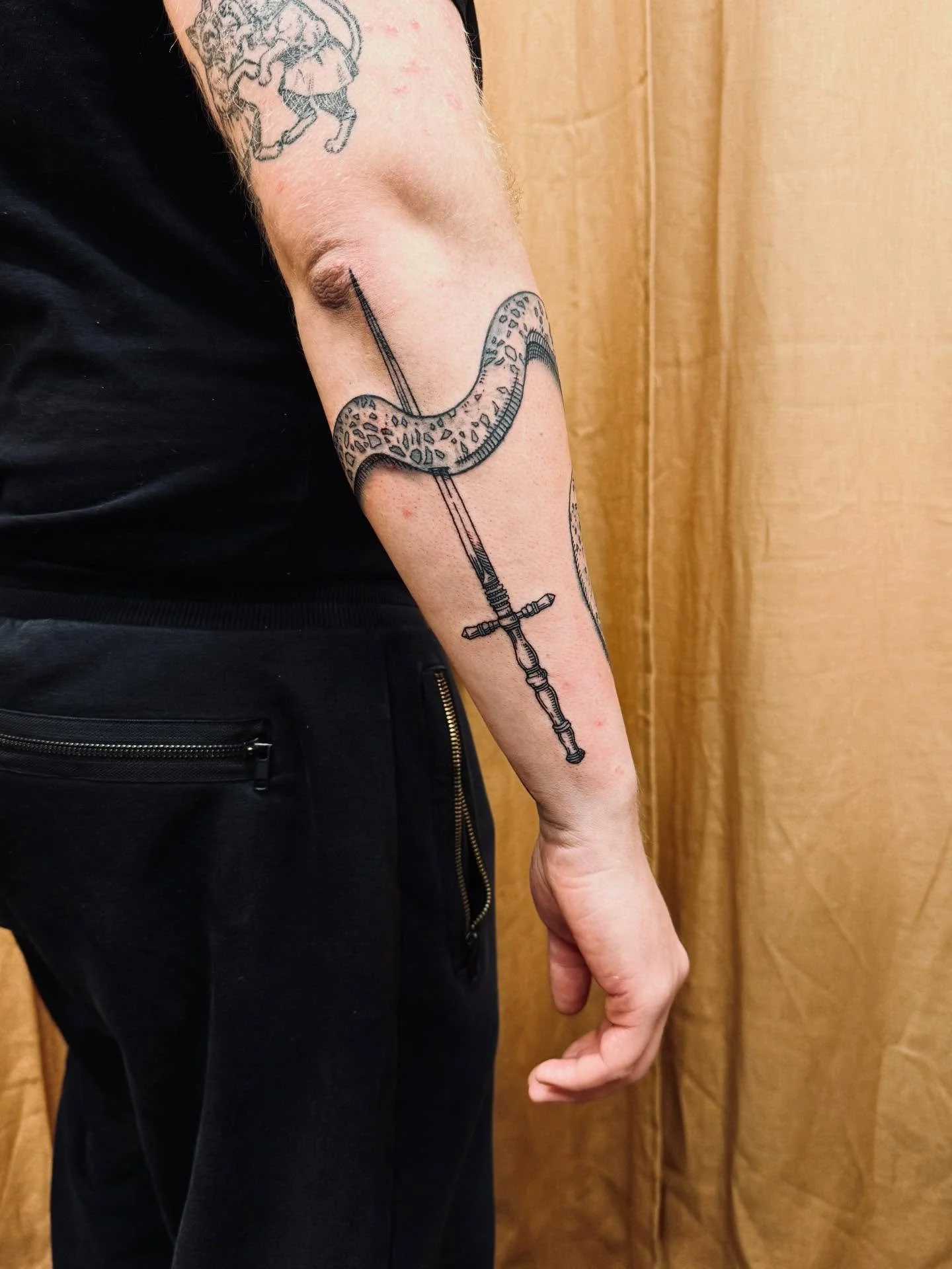 Custom stiletto to go with a reworked snake for Jake