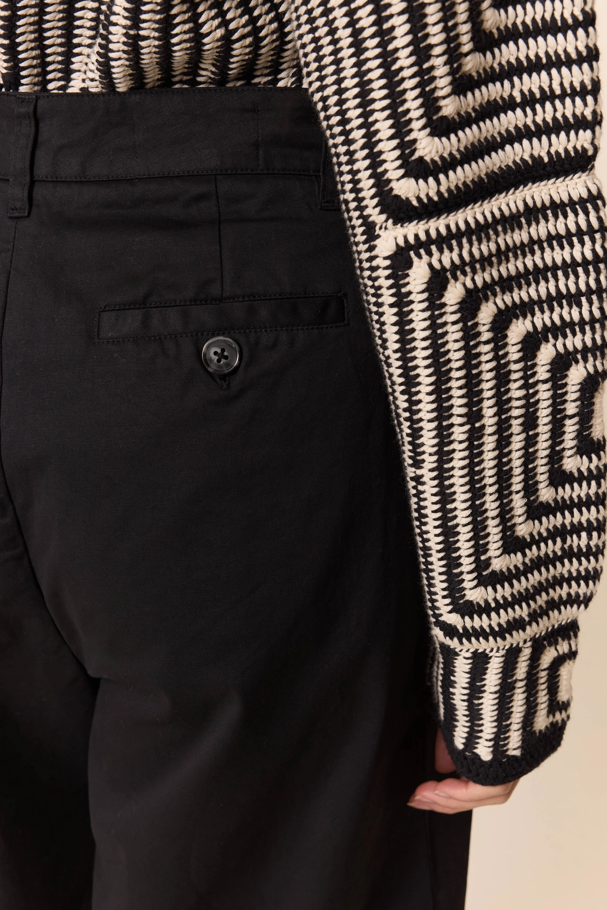 Short noir coupe ample Léon & Harper tenue estivale