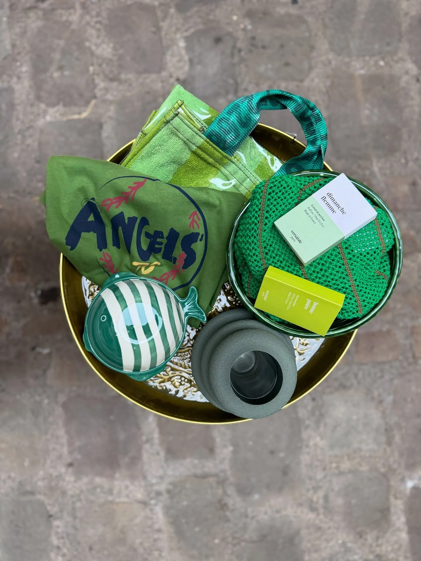 ✨ Plongez dans l&rsquo;univers Green &amp; Chic ✨
Du vert tendre au vert profond, chaque pi&egrave;ce a &eacute;t&eacute; soigneusement s&eacute;lectionn&eacute;e pour apporter une touche de fra&icirc;cheur et d&rsquo;&eacute;l&eacute;gance &agrave; 