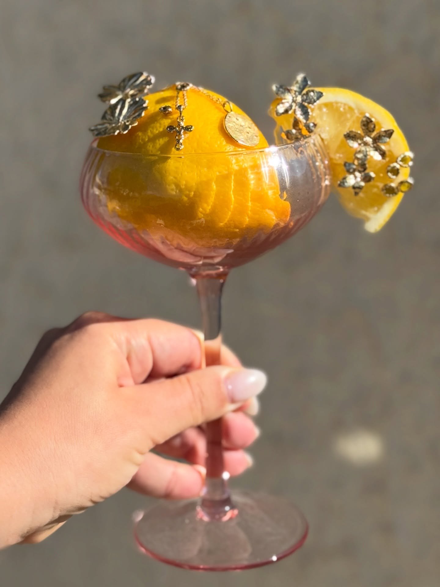 Minimalistes, solaires, intemporels ✨
Les bijoux Agap&eacute;e subliment chaque geste avec une touche dor&eacute;e d&eacute;licate.

&Agrave; porter seuls ou en accumulation&hellip; pour briller sans en faire trop ☀️

&Agrave; retrouver uniquement en