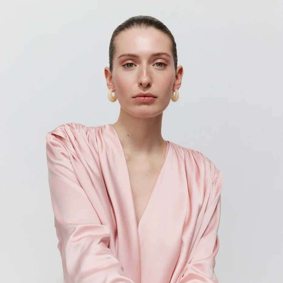 Bijou oreille latte marble forme arrondie élégante