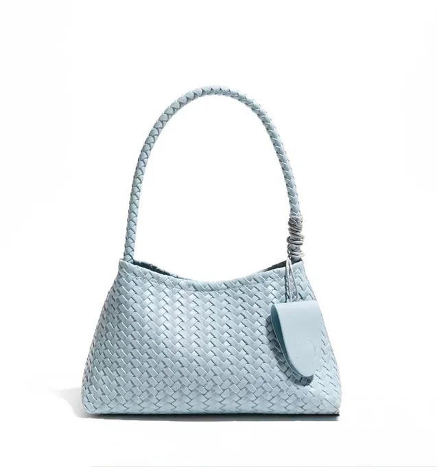 Sac épaule tressé parfait pour une tenue élégante et moderne