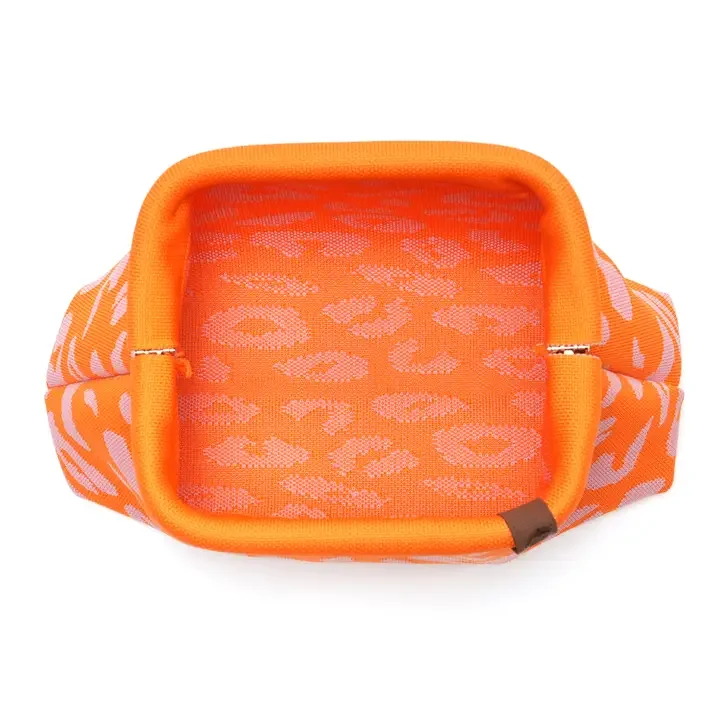 Retrouvez la pochette Emma 46 de LOT83 chez MademoiselleC Concept Store à Pézenas ou sur notre boutique en ligne