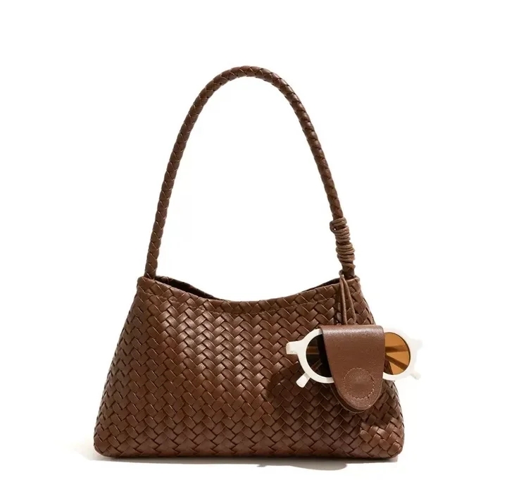 Sac vegan élégant avec anse confortable et design structuré