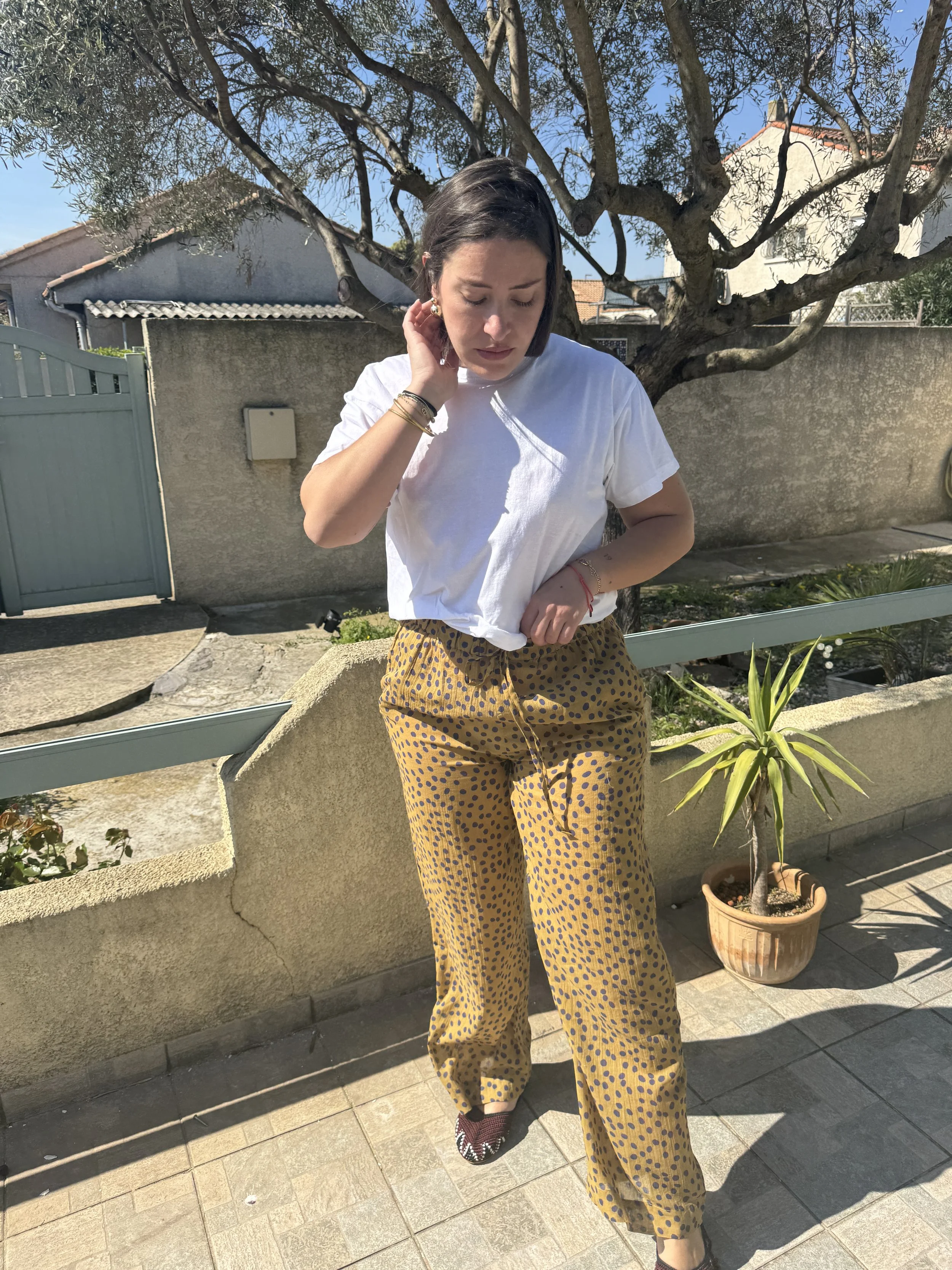 Pantalon Poppy Hod Paris : une coupe flatteuse pour un style chic et intemporel.