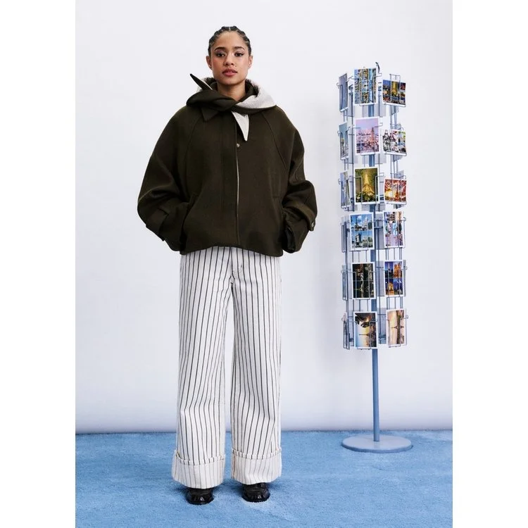 Manteau court FRNCH Pembroke kaki col foulard vue de face