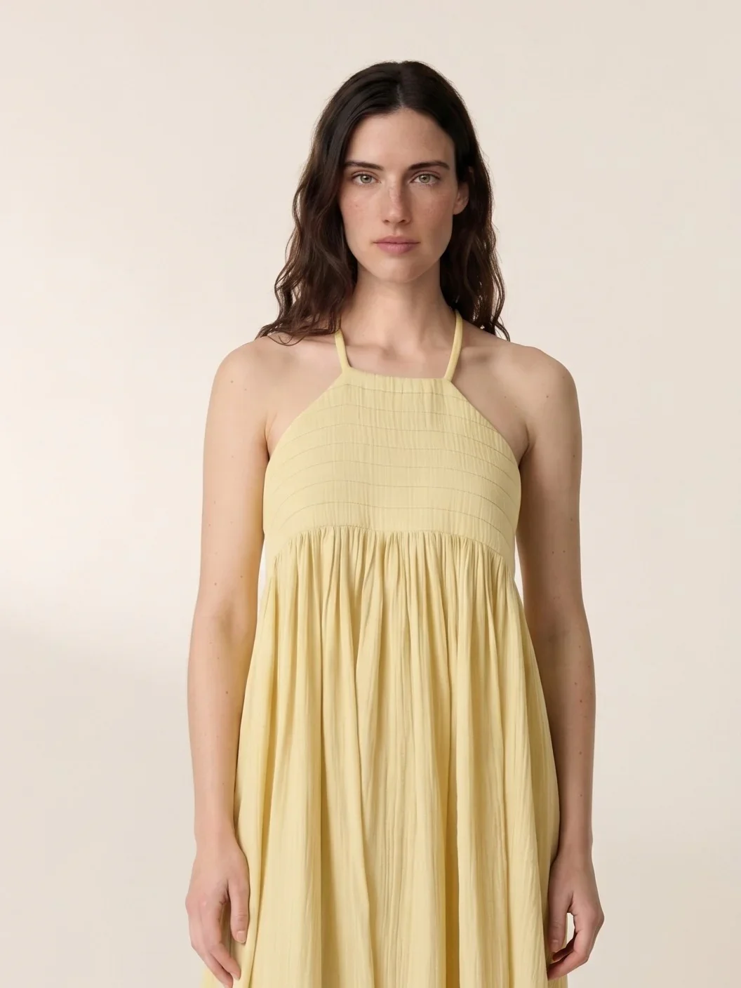 Robe longue Romee jaune en gaze de coton de Leon & Harper