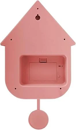 Apportez une note délicate à votre intérieur avec cette horloge coucou rose au style revisité