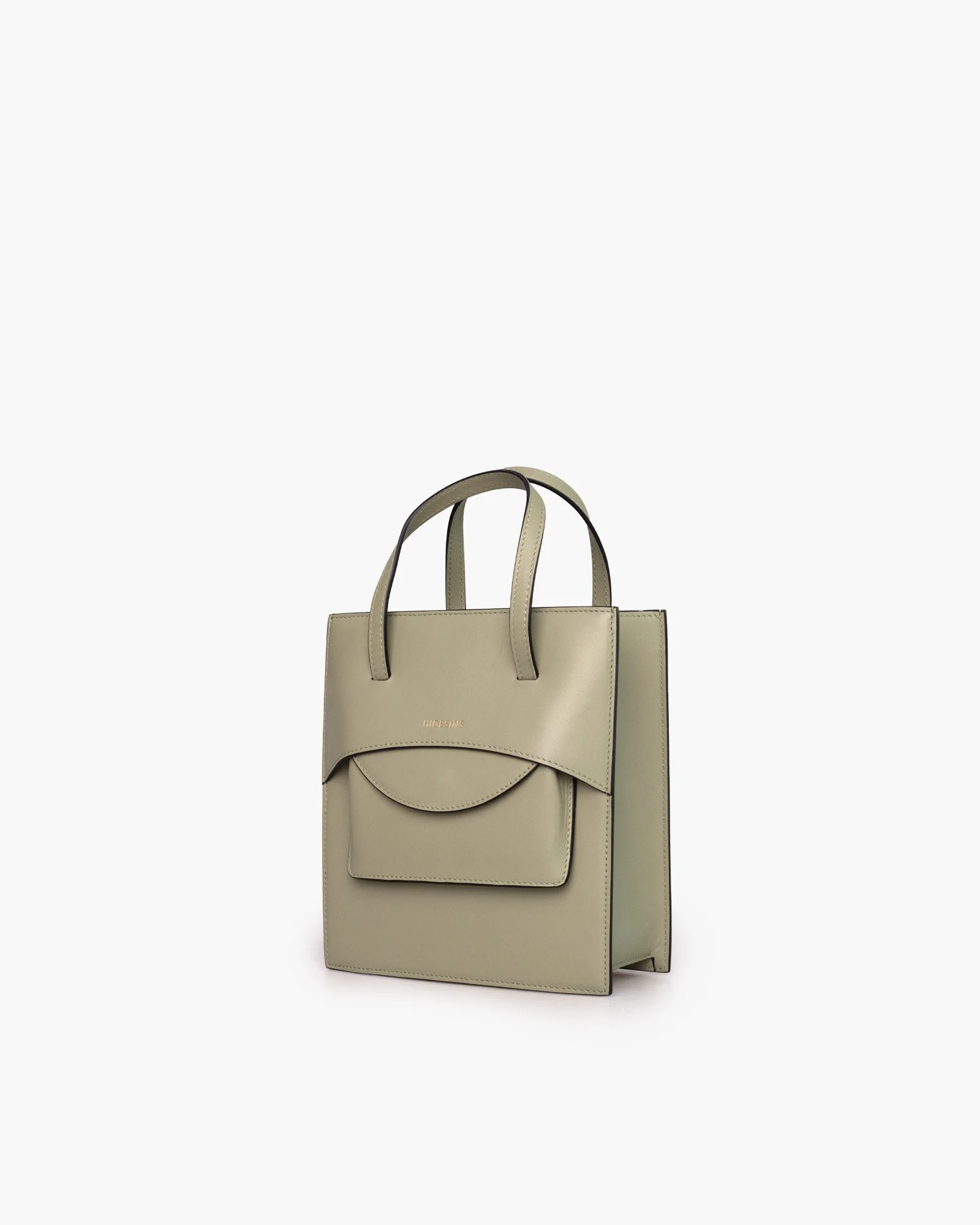 Flap Mini sauge Cipria Hindesins — vue de face, cuir poudré délicat, fermeture magnétique et bandoulière amovible dorée